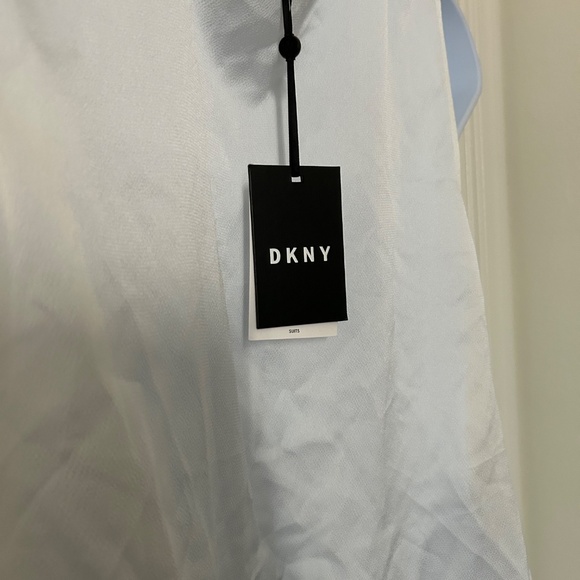 DKNY White Top (NWT) - Size 16 - Picture 4 of 4